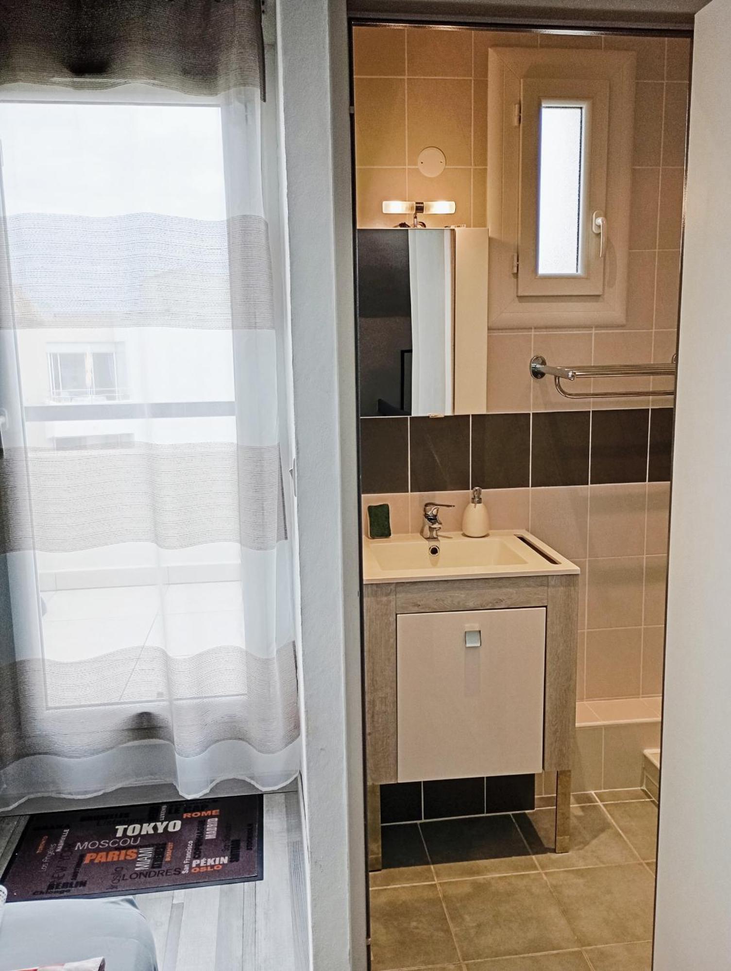 Grand Appartement Proche Port Et Plages, 6 A 8 Pers, 3 Chambres, Climatise Агд Экстерьер фото